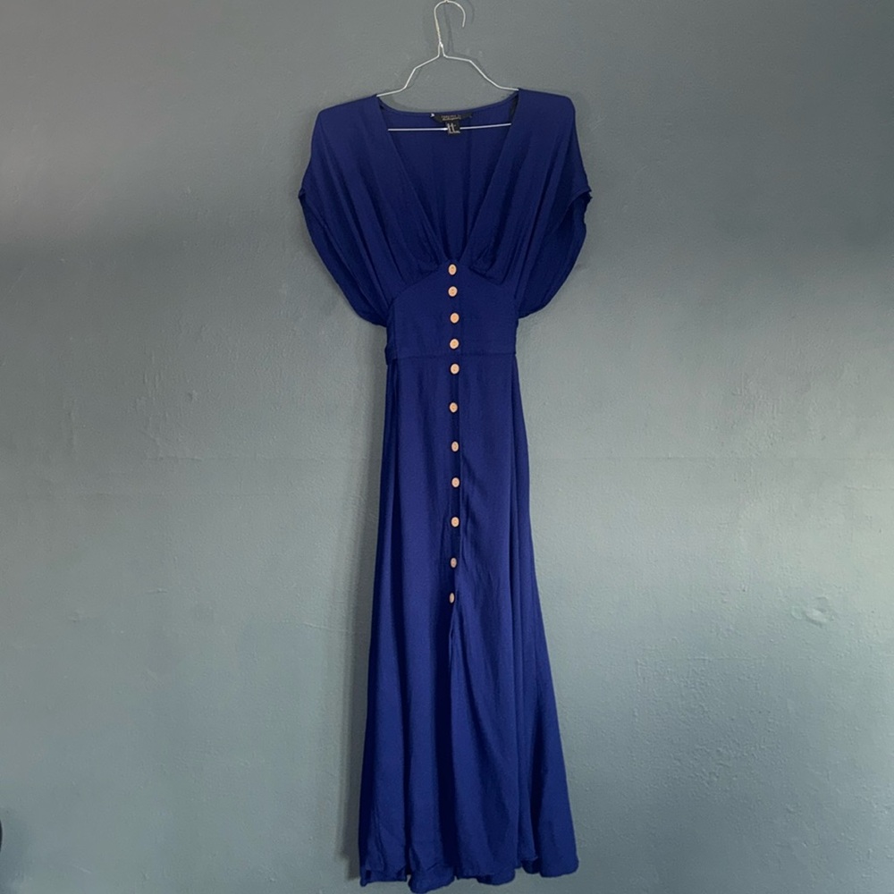 FOREVER 21 MEDIUM BLUE MAXI DRESS